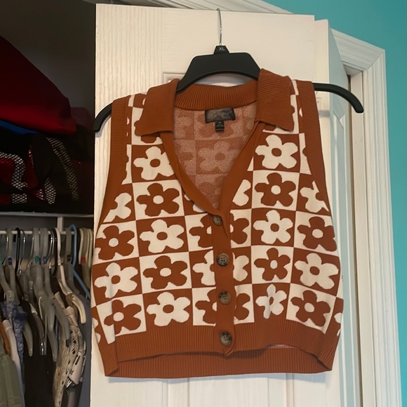 I never wore it, got it from a friend but it’s in really good shape! - Picture 1 of 2